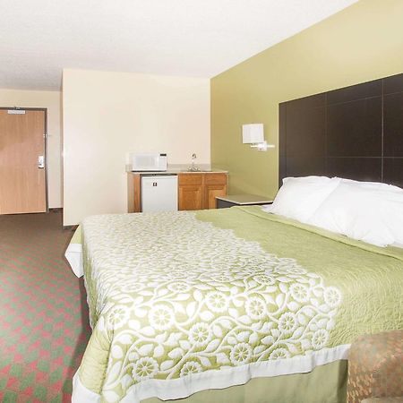 Days Inn By Wyndham Lexington Ne Exterior foto