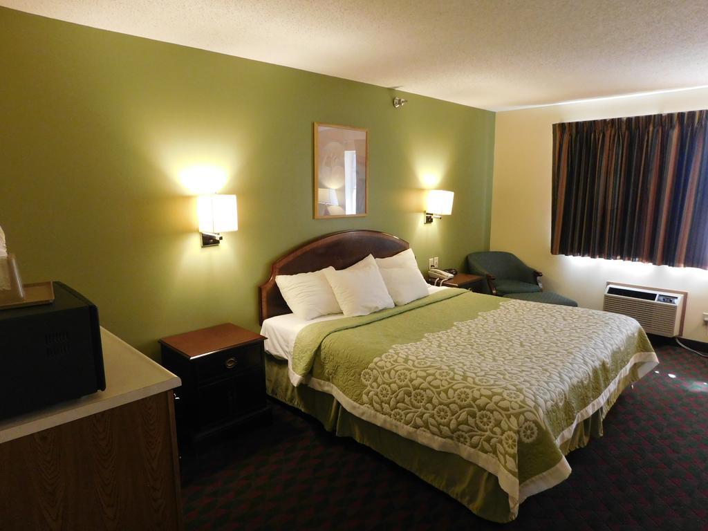 Days Inn By Wyndham Lexington Ne Exterior foto
